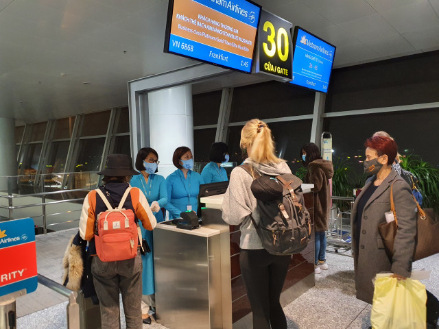 Vietnam Airlines vận chuyển gần 600 công dân châu Âu hồi hương trong dịch COVID-19 Vietnam Airlines van chuyen gan 600 cong dan chau Au hoi huong trong dich COVID-19