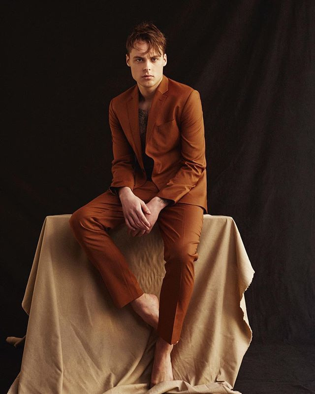 5 tỷ phú trẻ nhất thế giới tiêu tiền vào đâu? - Hình 8 5 ty phu tre nhat the gioi tieu tien vao dau?-Hinh-8