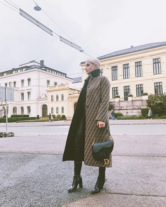 5 tỷ phú trẻ nhất thế giới tiêu tiền vào đâu? - Hình 6 5 ty phu tre nhat the gioi tieu tien vao dau?-Hinh-6