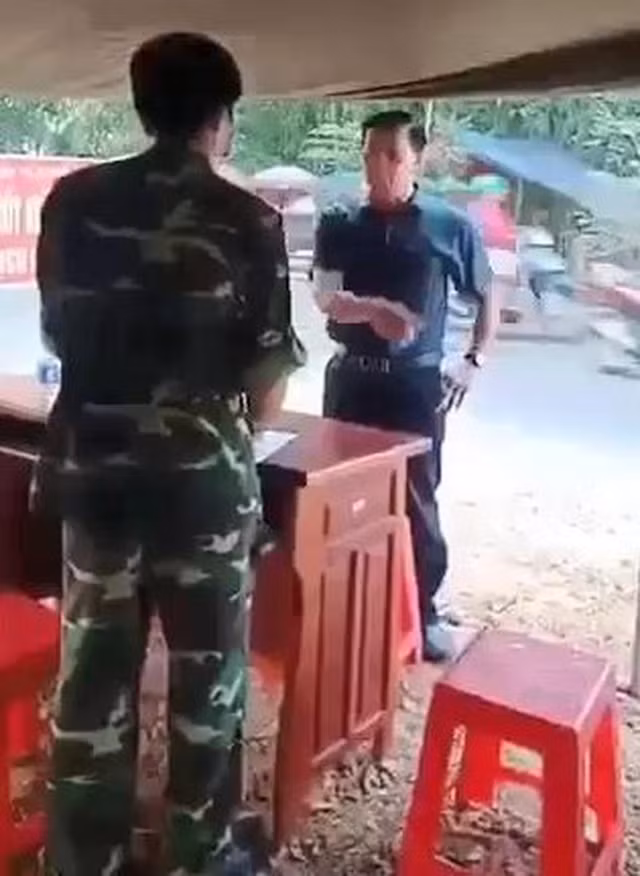 Pho chu tich HDND huyen vang tuc, khong cho chot kiem dich COVID-19 do than nhiet