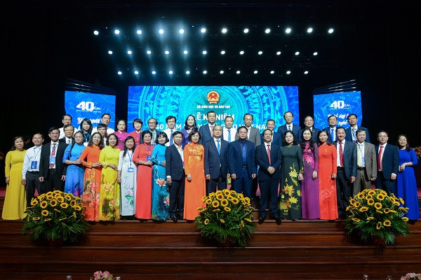 'Nhà giáo phải thấu hiểu con người thì mới dạy người được' - Hình 2 'Nha giao phai thau hieu con nguoi thi moi day nguoi duoc'-Hinh-2