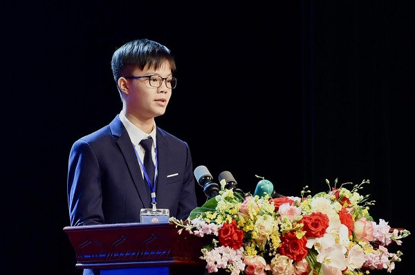 'Nhà giáo phải thấu hiểu con người thì mới dạy người được' - Hình 4 'Nha giao phai thau hieu con nguoi thi moi day nguoi duoc'-Hinh-4