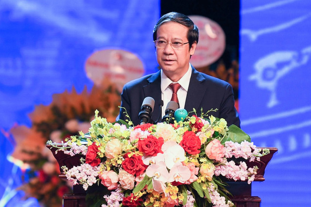 'Nhà giáo phải thấu hiểu con người thì mới dạy người được' 'Nha giao phai thau hieu con nguoi thi moi day nguoi duoc'