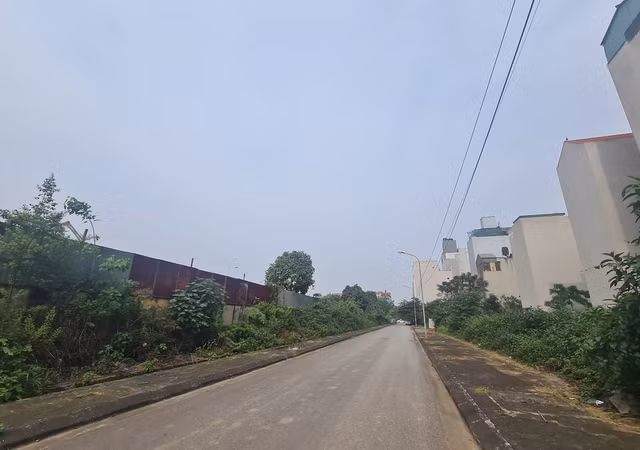 Ha Noi: Nha cua phai “chong nang” nghi thi cong ep coc chung cu-Hinh-3