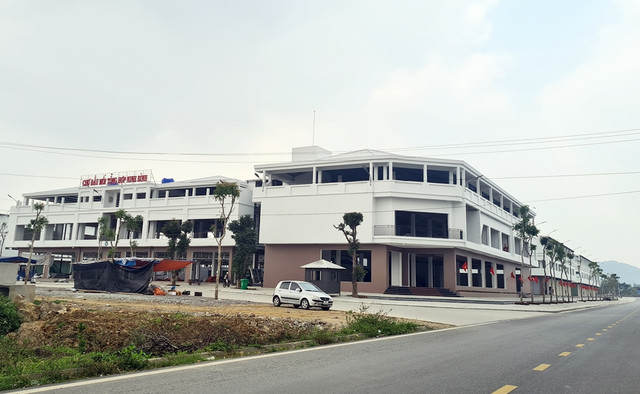 Ninh Binh: Vi sao tieu thuong cho Nam Thanh cang bang ron “keu cuu“?-Hinh-13