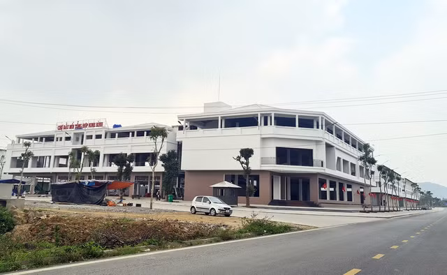 Ninh Binh: Vi sao tieu thuong cho Nam Thanh cang bang ron “keu cuu“?-Hinh-13