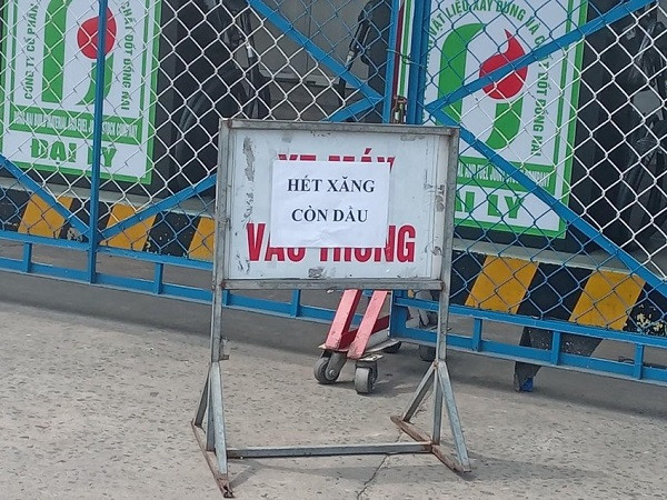 TP HCM có 7 cửa hàng hết xăng nên tạm ngưng kinh doanh TP HCM co 7 cua hang het xang nen tam ngung kinh doanh
