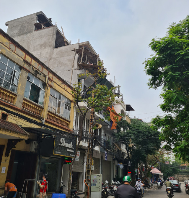 Xử lý công trình 49 Bát Đàn vi phạm trật tự thế nào? Xu ly cong trinh 49 Bat Dan vi pham trat tu the nao?