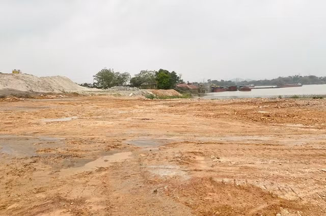 Ha Noi: San lap song Soc Son trai phep lam diem tap ket khoang san