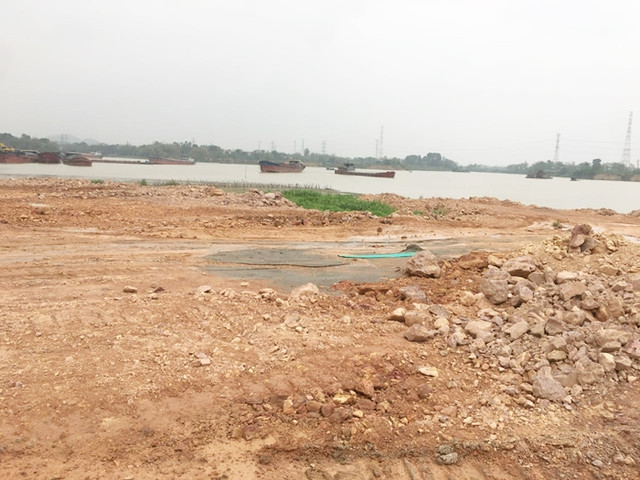 Ha Noi: San lap song Soc Son trai phep lam diem tap ket khoang san-Hinh-5