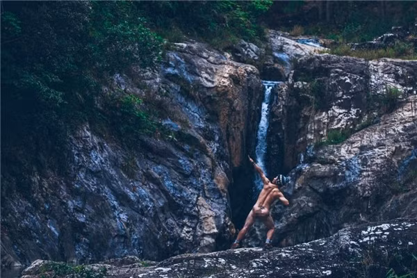 Nhung bo anh coi ao, tut quan bao ve moi truong phan cam