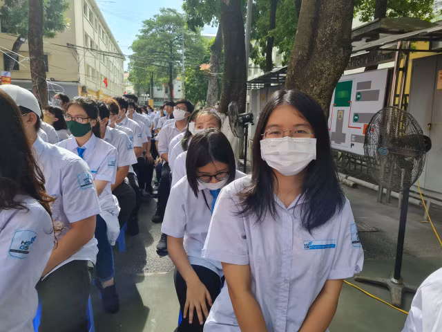 Chu tich nuoc Nguyen Xuan Phuc: Doi moi mo hinh truong chuyen, boi duong nhan tai cho dat nuoc-Hinh-7