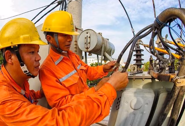 EVN gap thach thuc tai chinh lon trong 3 thang cuoi nam