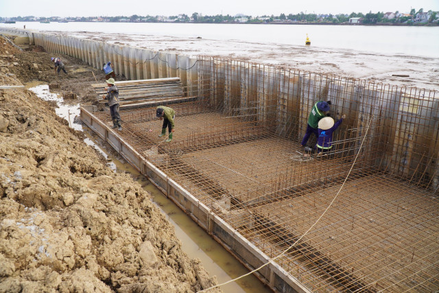 Cận cảnh đường ven sông Đồng Nai gần 2.000 tỷ sau 2 năm khởi công - Hình 6 Can canh duong ven song Dong Nai gan 2.000 ty sau 2 nam khoi cong-Hinh-6