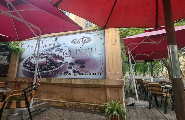 Bắc Ninh: Hàng quán “nuốt chửng” vỉa hè để kinh doanh - Hình 3 Bac Ninh: Hang quan “nuot chung” via he de kinh doanh-Hinh-3