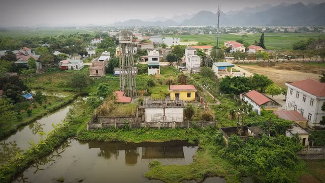 Ninh Binh: Xot xa nha may nuoc sach tien ty bo hoang nhieu nam