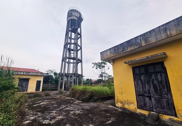 Ninh Binh: Xot xa nha may nuoc sach tien ty bo hoang nhieu nam-Hinh-11