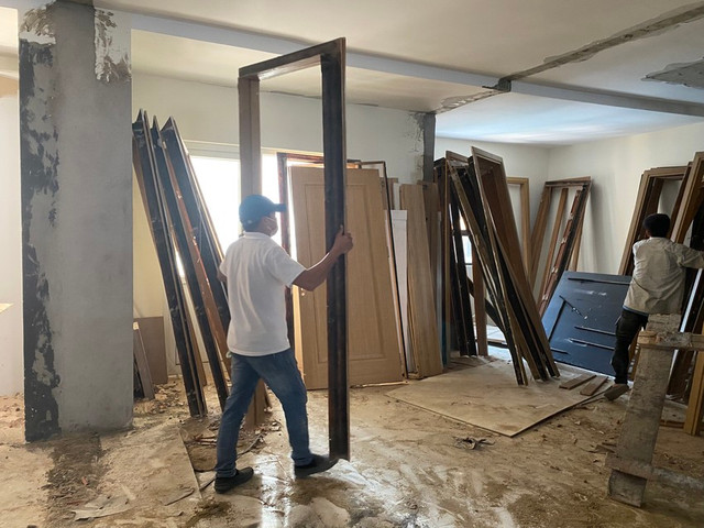 Ảnh: Tháo dỡ các căn hộ trái phép ở Mường Thanh Sơn Trà - Hình 12 Anh: Thao do cac can ho trai phep o Muong Thanh Son Tra-Hinh-12