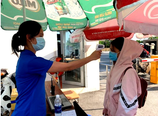 40.000 sinh viên Đại học Quốc gia TP HCM được đề nghị rời khỏi ký túc xá để tránh dịch 40.000 sinh vien Dai hoc Quoc gia TP HCM duoc de nghi roi khoi ky tuc xa de tranh dich