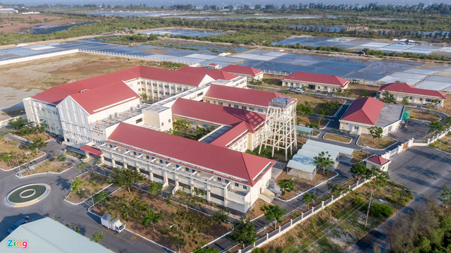 Mo cua benh vien chuyen dieu tri Covid-19 o TP.HCM-Hinh-10