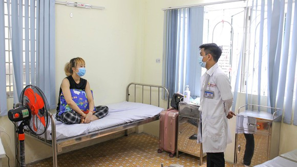 2 bệnh nhân người Anh ở Đà Nẵng âm tính Covid-19, đang chờ kết quả xét nghiệm lần 3 2 benh nhan nguoi Anh o Da Nang am tinh Covid-19, dang cho ket qua xet nghiem lan 3