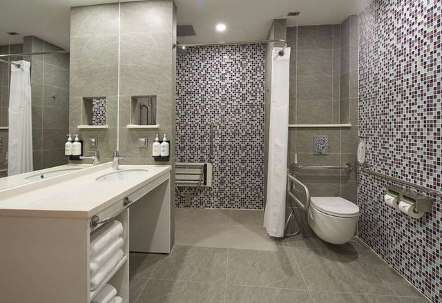 Cận cảnh khách sạn Holiday Inn & Suites Saigon Airport được dùng làm nơi cách ly Covid-19 - Hình 9 Can canh khach san Holiday Inn & Suites Saigon Airport duoc dung lam noi cach ly Covid-19-Hinh-9