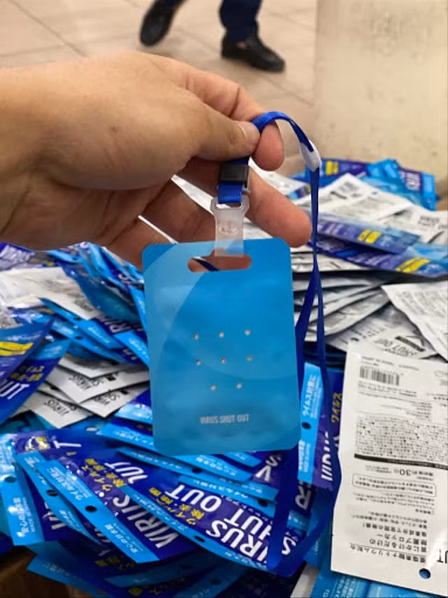 'Bua' chong virus, chong ca Covid-19 nhan nhan tren cho mang