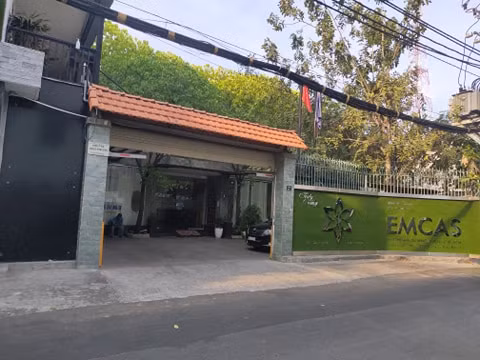 Thẩm mỹ viện Gangwhoo bị tố làm hỏng mũi, ngực khách hàng - Hình 2 Tham my vien Gangwhoo bi to lam hong mui, nguc khach hang-Hinh-2