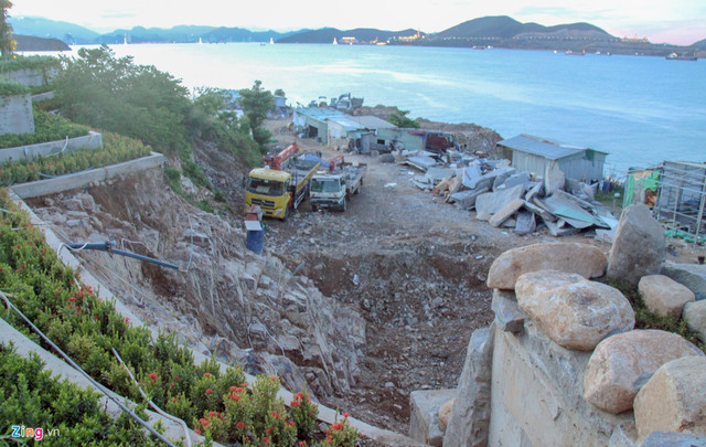 Cận cảnh công trình không phép ở đảo Hòn Tằm, lấn danh thắng vịnh Nha Trang - Hình 9 Can canh cong trinh khong phep o dao Hon Tam, lan danh thang vinh Nha Trang-Hinh-9