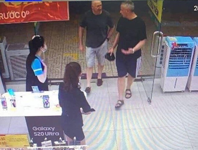 Cận cảnh 3 bệnh nhân nhiễm Covid-19 ở Đà Nẵng được xuất viện - Hình 6 Can canh 3 benh nhan nhiem Covid-19 o Da Nang duoc xuat vien-Hinh-6