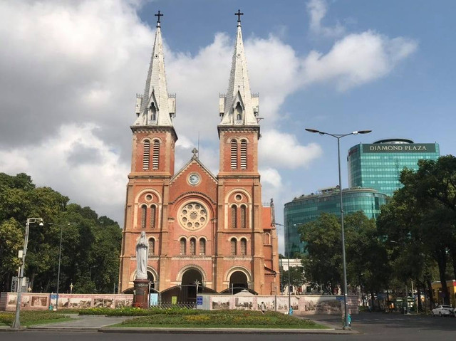 Trung tâm TP HCM 'vắng lặng như tờ', đường phố trống trơn Trung tam TP HCM 'vang lang nhu to', duong pho trong tron