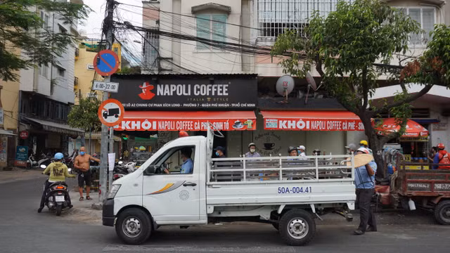 Nha hang, quan an tai TP HCM dong loat dong cua, ngung phuc vu tai cho-Hinh-7