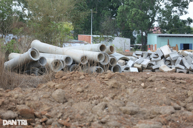 Nhieu hang muc cua khu tai dinh cu cao toc Phan Thiet - Dau Giay chua hoan thien-Hinh-8
