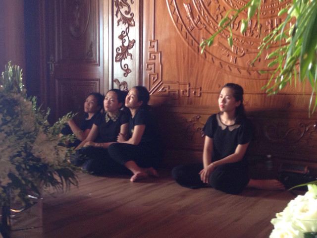 Nhiều vết xước đóng vảy trên thi thể học sinh tử vong vì bị bỏ quên trong ô tô trường Gateway - Hình 12 Nhieu vet xuoc dong vay tren thi the hoc sinh tu vong vi bi bo quen trong o to truong Gateway-Hinh-12