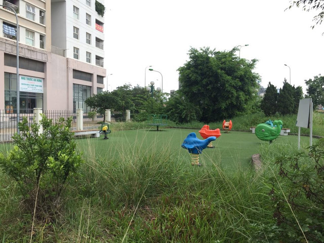 Rắn độc dài hàng mét bủa vây chung cư Xuân Mai Complex, cư dân khiếp sợ - Hình 3 Ran doc dai hang met bua vay chung cu Xuan Mai Complex, cu dan khiep so-Hinh-3