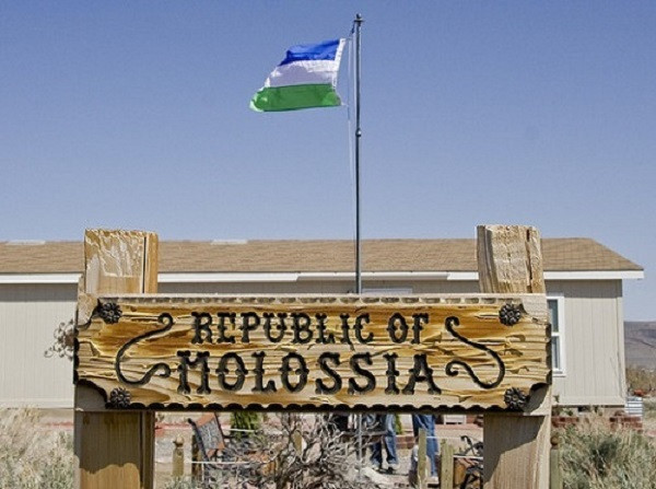 Sự thật bất ngờ bên trong những tiểu quốc gia kỳ lạ nhất hành tinh - Hình 5 Su that bat ngo ben trong nhung tieu quoc gia ky la nhat hanh tinh-Hinh-5