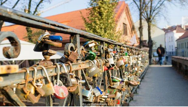 Sự thật bất ngờ bên trong những tiểu quốc gia kỳ lạ nhất hành tinh - Hình 8 Su that bat ngo ben trong nhung tieu quoc gia ky la nhat hanh tinh-Hinh-8