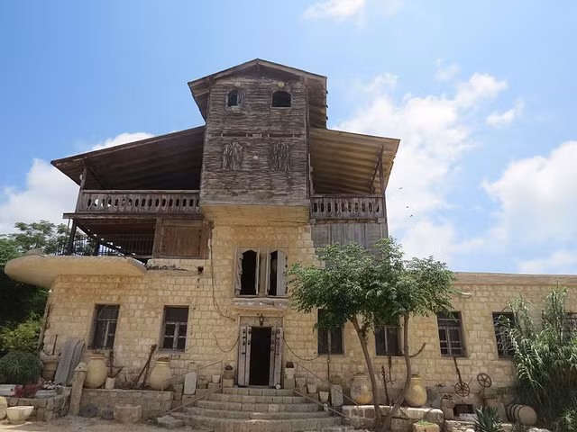 Su that bat ngo ben trong nhung tieu quoc gia ky la nhat hanh tinh-Hinh-13