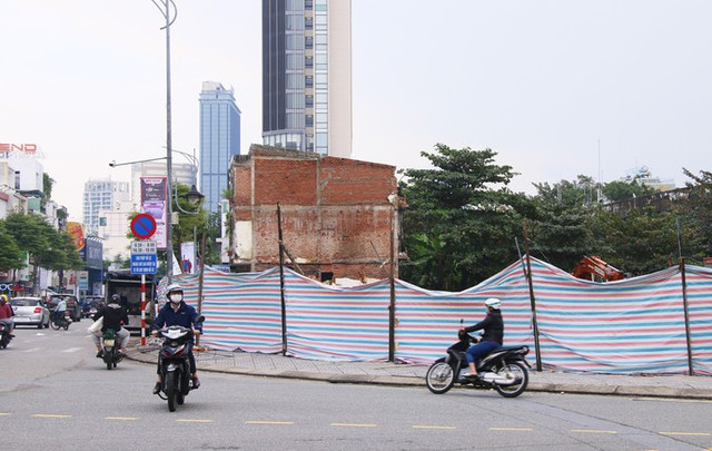 Hàng loạt căn nhà nằm trong phạm vi sân vận động Chi Lăng đang được giải tỏa - Hình 6 Hang loat can nha nam trong pham vi san van dong Chi Lang dang duoc giai toa-Hinh-6