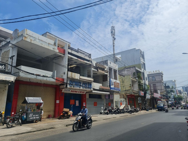 Hàng loạt căn nhà nằm trong phạm vi sân vận động Chi Lăng đang được giải tỏa - Hình 8 Hang loat can nha nam trong pham vi san van dong Chi Lang dang duoc giai toa-Hinh-8