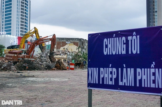 Hàng loạt căn nhà nằm trong phạm vi sân vận động Chi Lăng đang được giải tỏa - Hình 3 Hang loat can nha nam trong pham vi san van dong Chi Lang dang duoc giai toa-Hinh-3