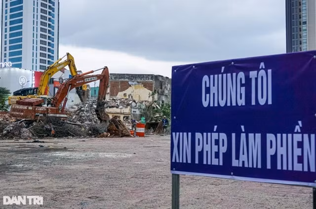 Hang loat can nha nam trong pham vi san van dong Chi Lang dang duoc giai toa-Hinh-3