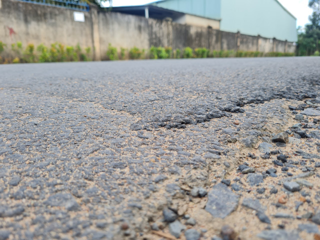 Trảng Bom (Đồng Nai): Đường tiền tỉ vừa sửa lại nứt, bong rìa, công ty Hùng Phi sẽ sửa đến bao giờ ? - Hình 17 Trang Bom (Dong Nai): Duong tien ti vua sua lai nut, bong ria, cong ty Hung Phi se sua den bao gio ?-Hinh-17