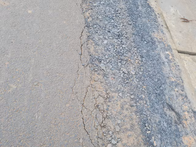 Trang Bom (Dong Nai): Duong tien ti vua sua lai nut, bong ria, cong ty Hung Phi se sua den bao gio ?-Hinh-9