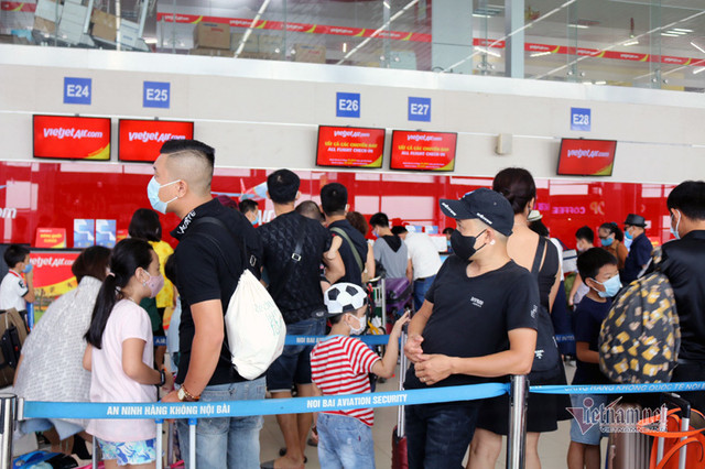 Giá vé máy bay lại 'rẻ bèo', hàng không kêu cứu - Hình 3 Gia ve may bay lai 're beo', hang khong keu cuu-Hinh-3