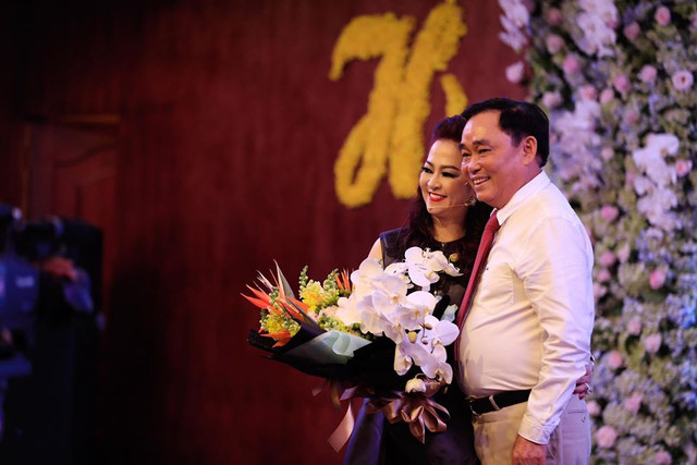 Đại gia Huỳnh Uy Dũng vừa trao quyền lực cho vợ giàu đến mức nào, vì sao có tên 'lò vôi'? - Hình 2 Dai gia Huynh Uy Dung vua trao quyen luc cho vo giau den muc nao, vi sao co ten 'lo voi'?-Hinh-2