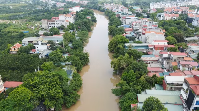 Can canh cac cong trinh lan chiem dat hanh lang song Nhue