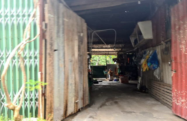 Cận cảnh các công trình lấn chiếm đất hành lang sông Nhuệ - Hình 10 Can canh cac cong trinh lan chiem dat hanh lang song Nhue-Hinh-10