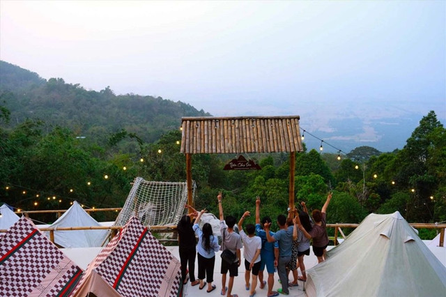 An Giang: Cận ảnh loạt homestay xây dựng trái phép trên núi Cấm - Hình 10 An Giang: Can anh loat homestay xay dung trai phep tren nui Cam-Hinh-10