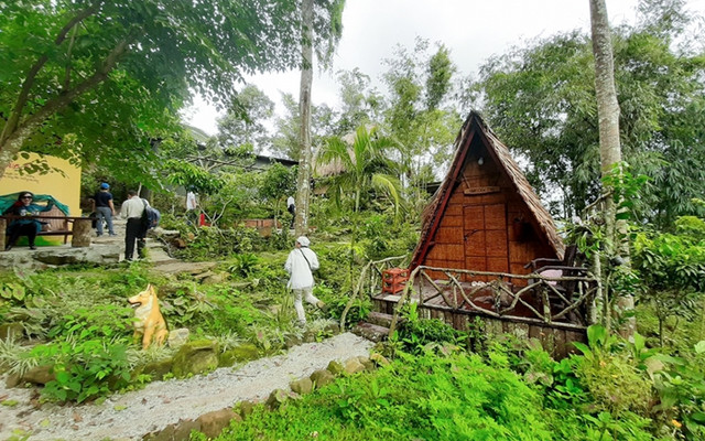 An Giang: Cận ảnh loạt homestay xây dựng trái phép trên núi Cấm - Hình 7 An Giang: Can anh loat homestay xay dung trai phep tren nui Cam-Hinh-7